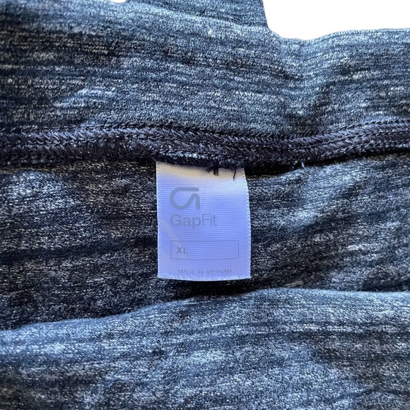 NWT Gap Fit Active Tank Top Charcoal Size XL - Picture 3 of 8